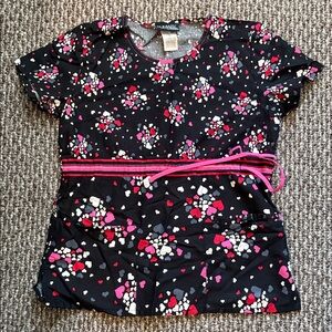 Heart Print Short Sleeve Scrub Top- Black and Pink